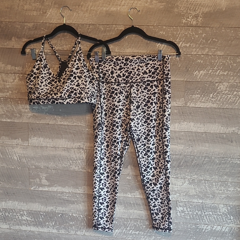 ZYIA Black and White Leopard Print Leggings